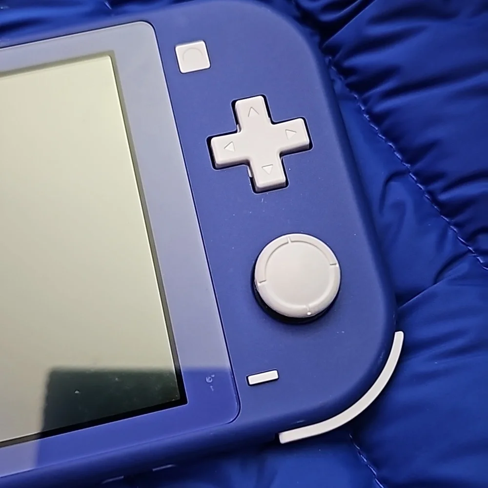 NINTENDO SWITCH - Picture 4 of 9